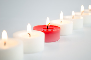 Fototapeta na wymiar White and red candles