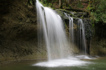 Fototapeta premium Wasserfall im Franche-Comté