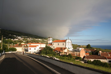 Fototapeta na wymiar Açores - Sao Miguel - Fin d'orage à Feteira