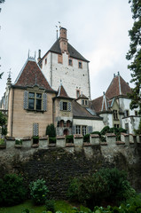 Fototapeta na wymiar Oberhofen Castle from mainland