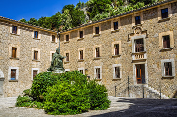 Fototapeta na wymiar Old monastery in Mallorca