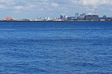 西大分港から見た工業地帯の風景
