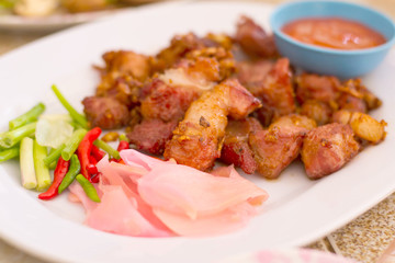  Deep fried Sour pork rib bone with garlic