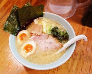 豚骨ラーメン
