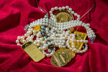 Gold und Schmuck