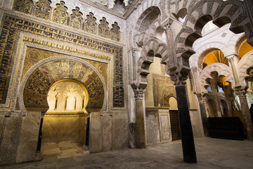 Interior de la mezquita de Córdoba