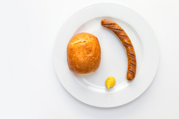 Rostbratwurst mit Senf und Semmel