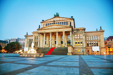 Naklejka premium Sala koncertowa (Konzerthaus) przy placu Gendarmenmarkt w Berlinie