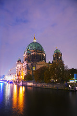 Fototapeta na wymiar Berliner Dom overview