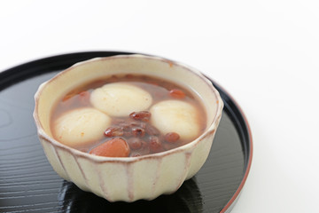 おいしそうな白玉ぜんざい