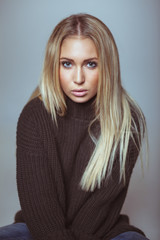 Naklejka premium Portrait of beautiful young blond woman