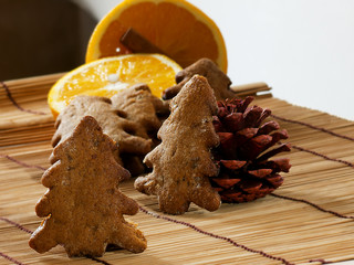 Christmas gingerbread with cinnamon, immram, honey