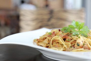 Spaghetti with dried chilli and bacon