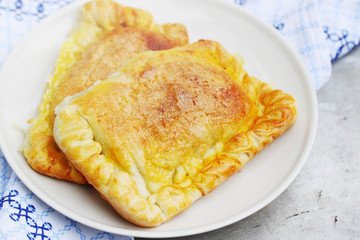 ruddy pies with puff pastry