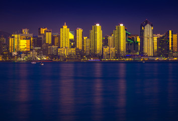 Fototapeta na wymiar Glowing San Diego Skyline