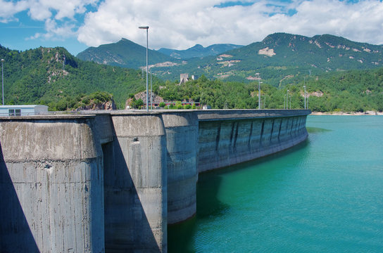 Baells dam in  Bergueda ,  Catalonia, Spain