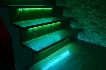 Photo sur Plexiglas Escaliers Escalier en bois illuminé