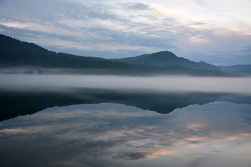 Fototapeta na wymiar Sunrise at the Teletskoye lake