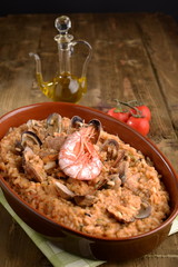 PAN POTTERY WITH RICE AND FISH