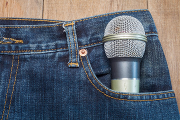 Microphone in pocket
