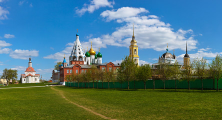 Fototapeta na wymiar Churches in Kolomna Kremlin - Moscow region - Russia