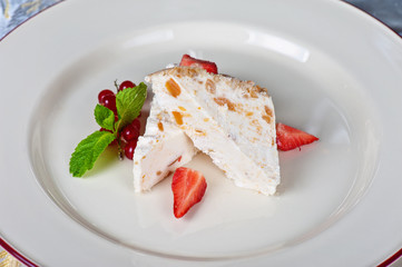 cream berries dessert
