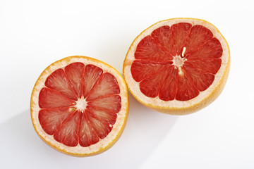 Grapefruit ruby, zwei halbe