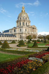 Fototapeta na wymiar Les Invalides is a complex of museums and tomb in Paris