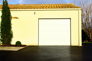 porte de garage blanche,de maison