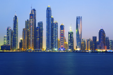 Obraz na płótnie Canvas view of Dubai at sunrise