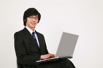 스튜디오 안의 비즈니스맨과 비즈니스 우먼