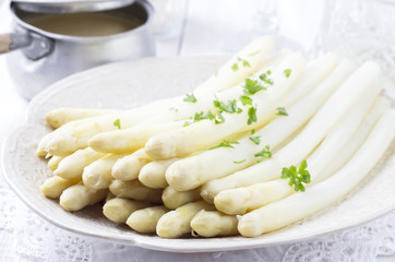 Weißer Spargel