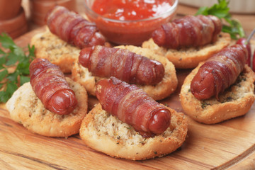 Pigs in blankets