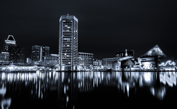 Fototapeta Black and white image of the Baltimore Inner Harbor Skyline at n