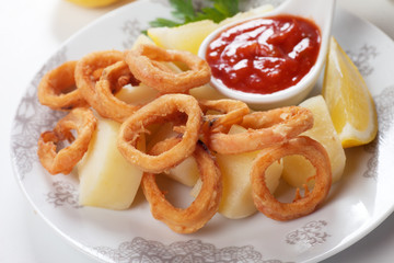 Squid rings with boiled potato