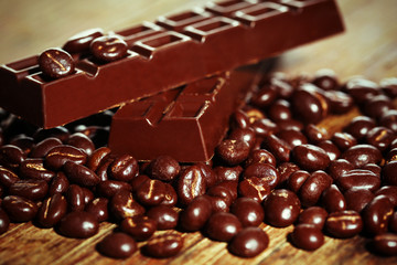 Coffee beans with chocolate glaze and dark chocolate
