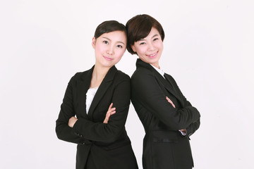 스튜디오 안의 비즈니스맨과 비즈니스 우먼