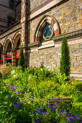 Fototapeta na wymiar Garden outside a church in Boston, Massachusetts.
