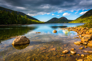 Jordan Pond and view of the Bubbles in Acadia National Park, Mai - obrazy, fototapety, plakaty
