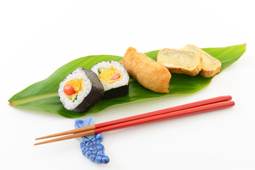 巻き寿司と稲荷寿司