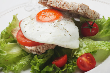 Fried egg sandwich