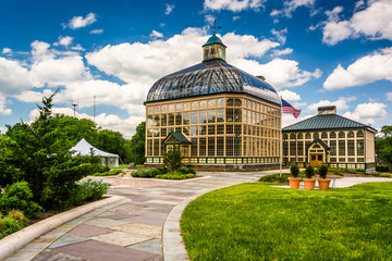 Fototapeta na wymiar Path to the Howard Peters Rawlings Conservatory in Druid Hill Pa