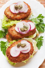 Mini burger canape