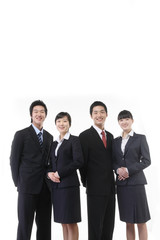 스튜디오 안의 일하고 있는 비즈니스맨과 비즈니스 우먼