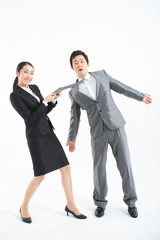 비즈니스맨의 넥타이를 잡고 있는 비즈니스 여성