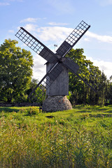 Windmühle auf der Insel Saaremaa, Estland