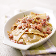 ravioli pancetta e funghi porcini