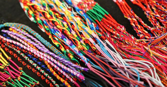 colorful bangles and necklaces wire produced by a expert craftsm