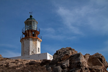 Fototapeta na wymiar historischer Leuchtturm auf Mykonos