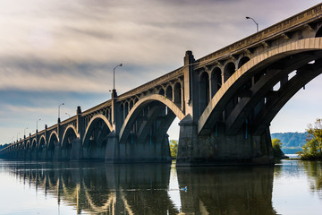 Fototapeta na wymiar The Veterans Memorial Bridge reflecting in the Susquehanna River